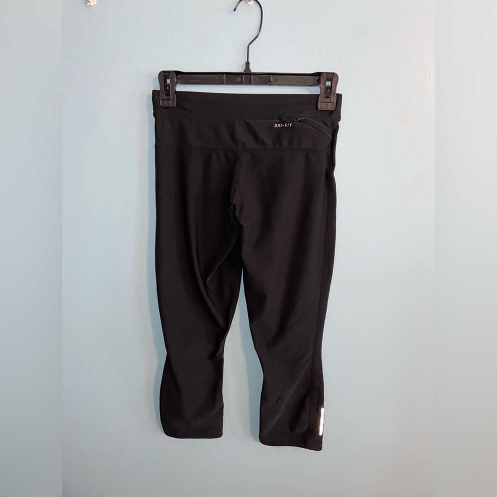 Black Nike leggings